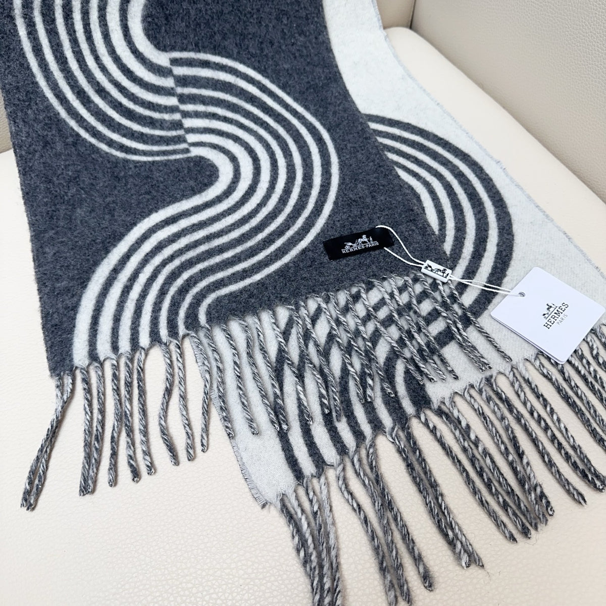 velvet minimalist Scarf for men - alternate angle view 6