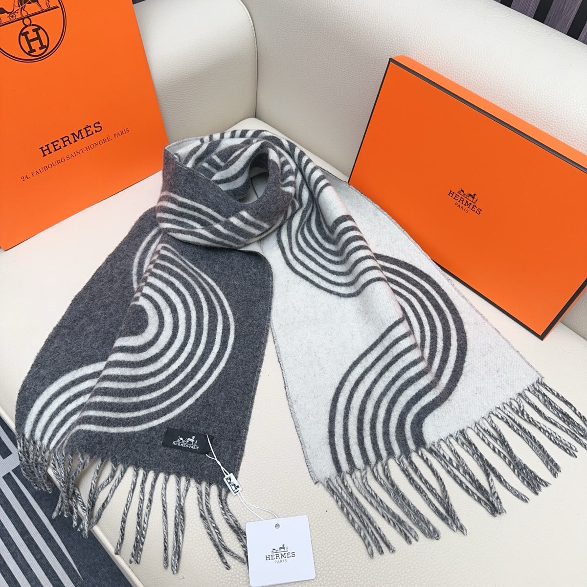 velvet minimalist Scarf for men - alternate angle view 8