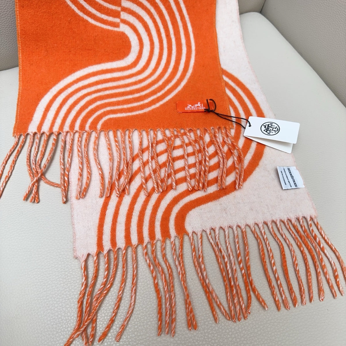 velvet minimalist Scarf for men - alternate angle view 7