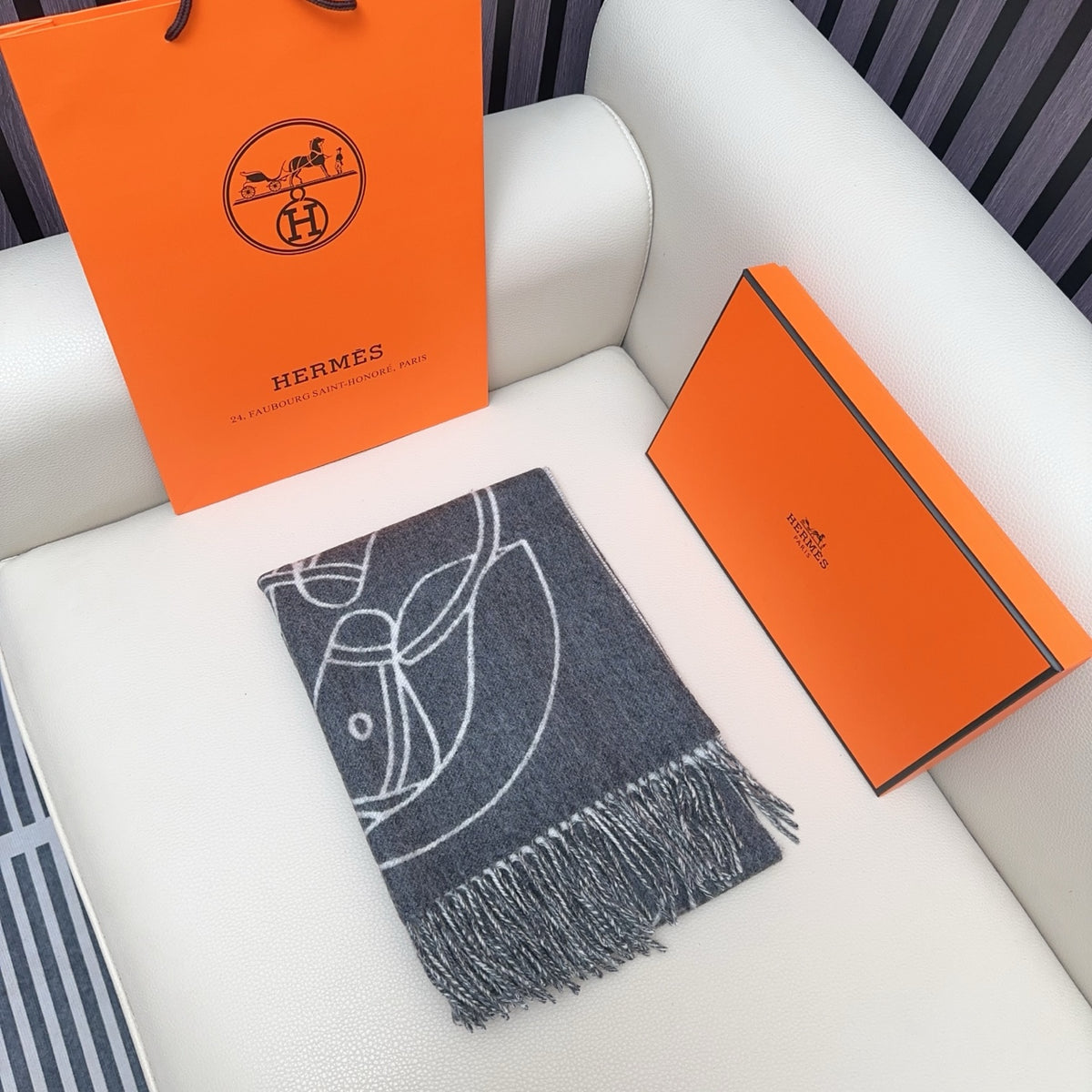 velvet minimalist Scarf for men - product detail view