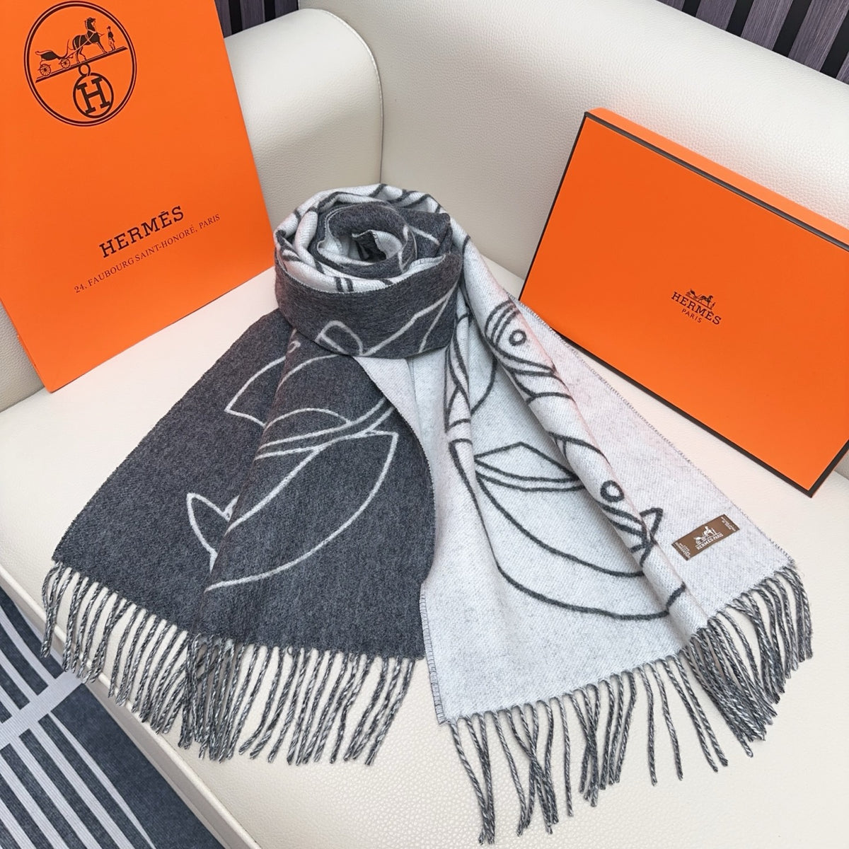 velvet minimalist Scarf for men - alternate angle view 8