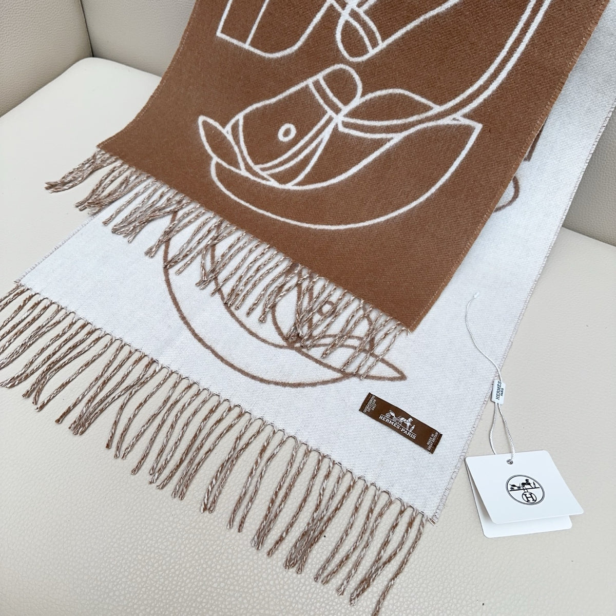 velvet minimalist Scarf for men - alternate angle view 7