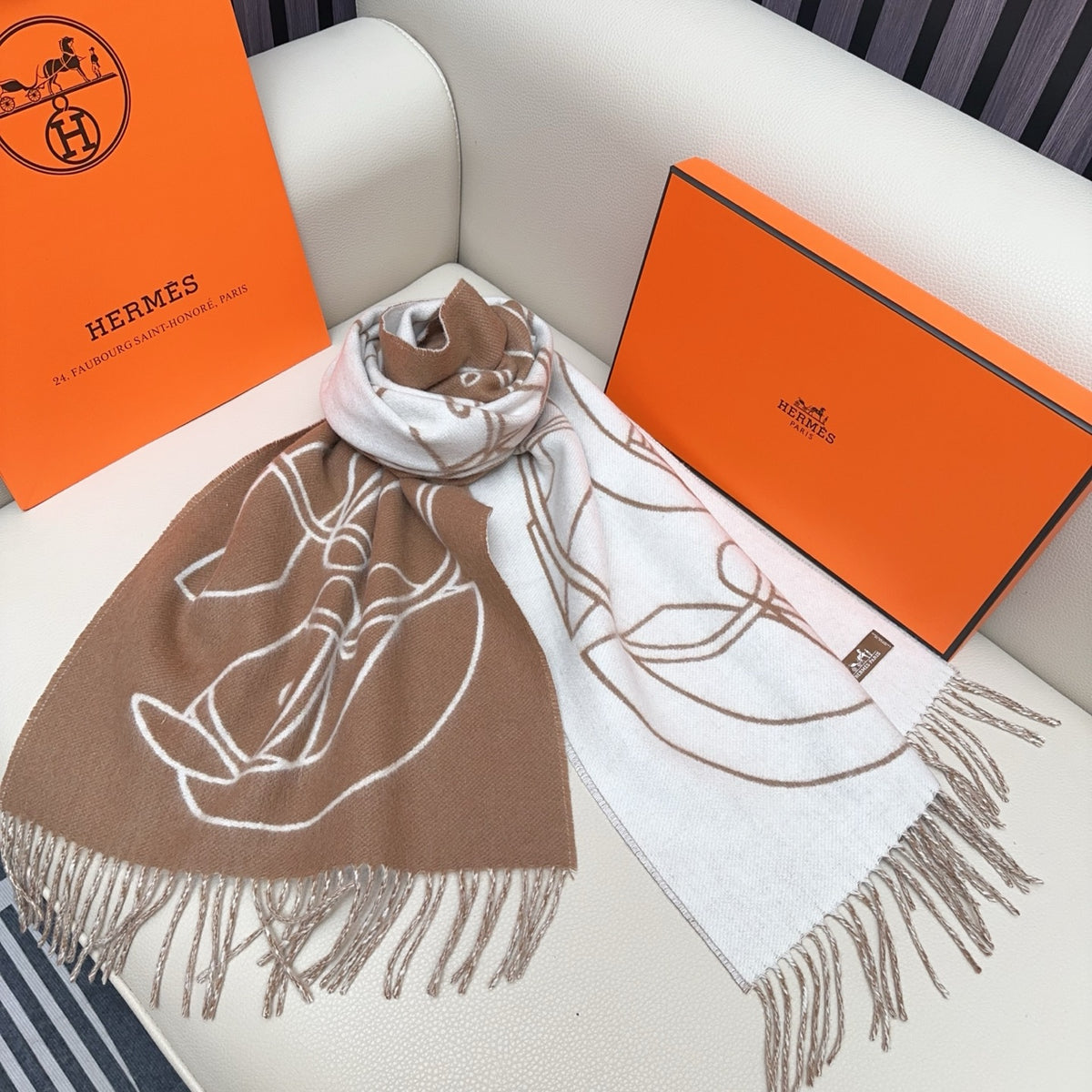 velvet minimalist Scarf for men - alternate angle view 8