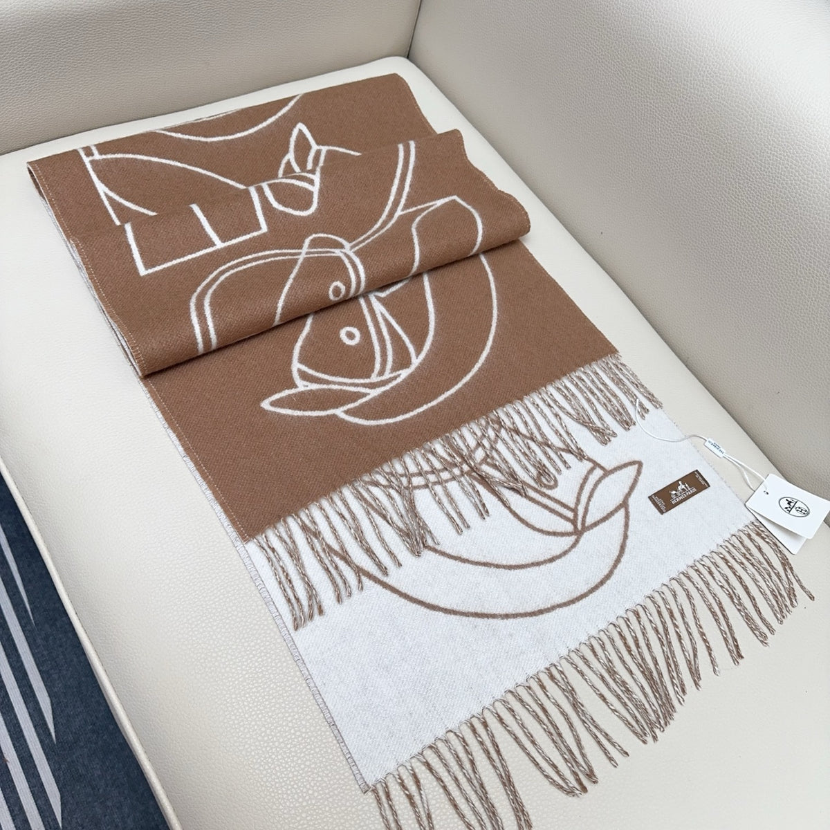 velvet minimalist Scarf for men - alternate angle view 4