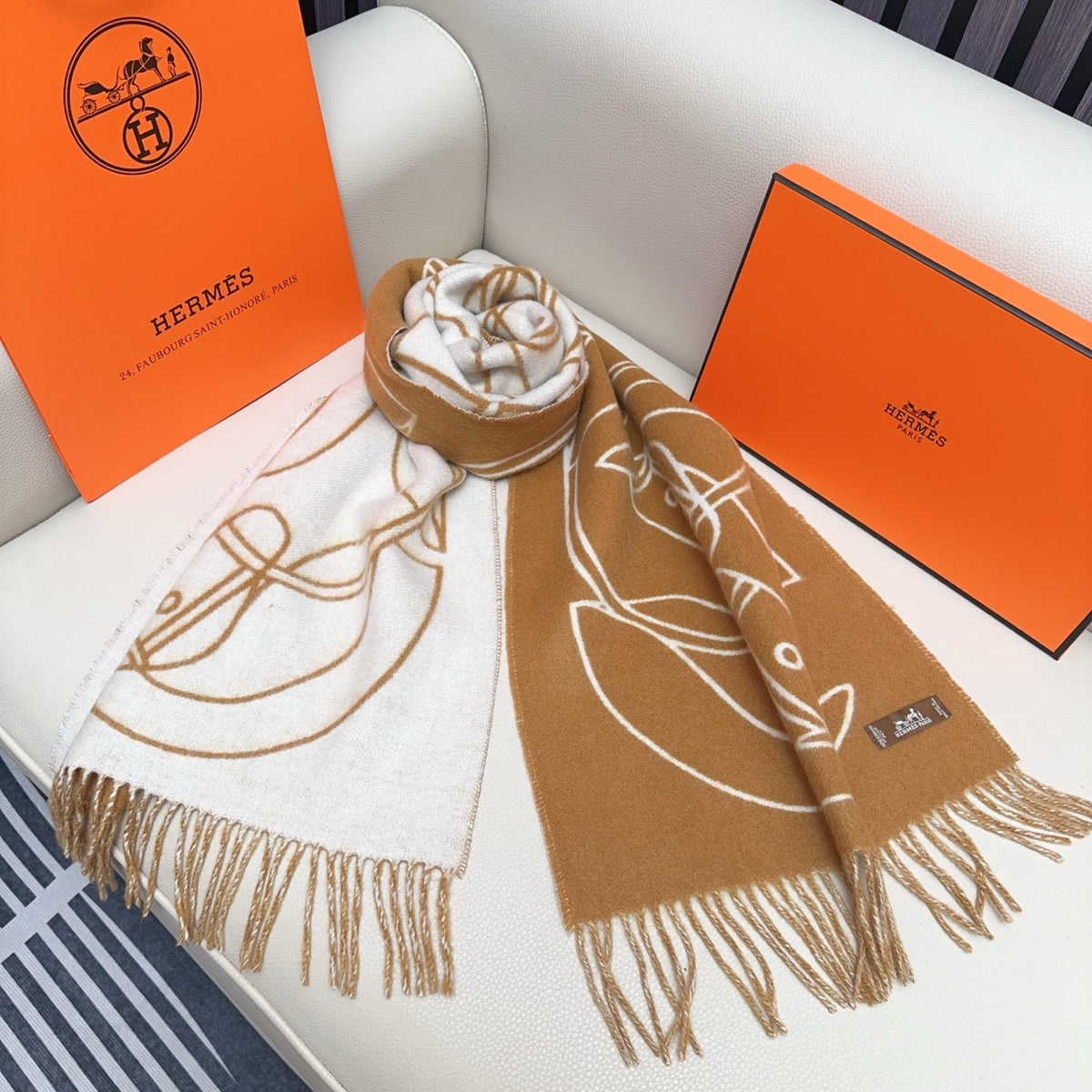 velvet minimalist Scarf for men - alternate angle view 8