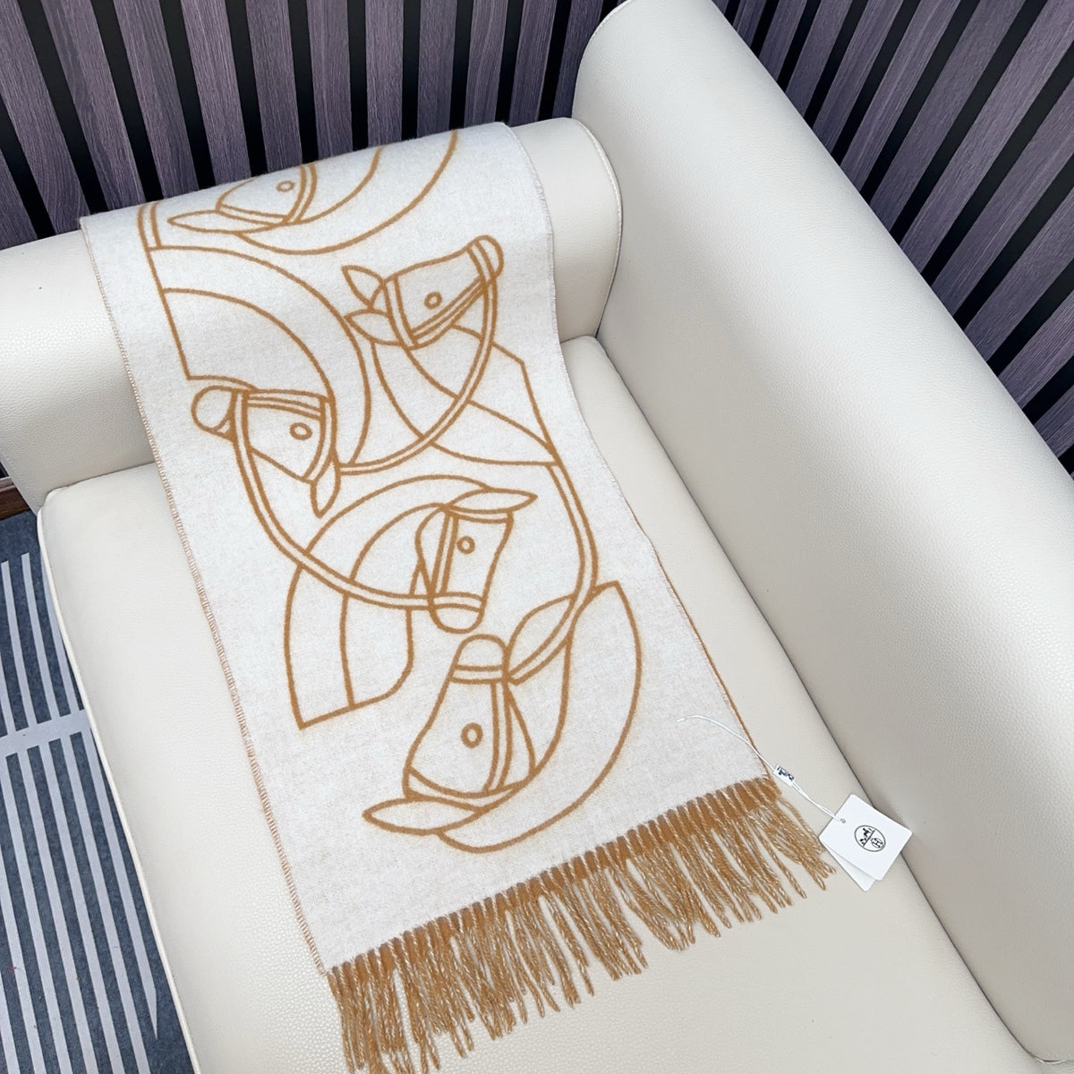 velvet minimalist Scarf for men - alternate angle view 5