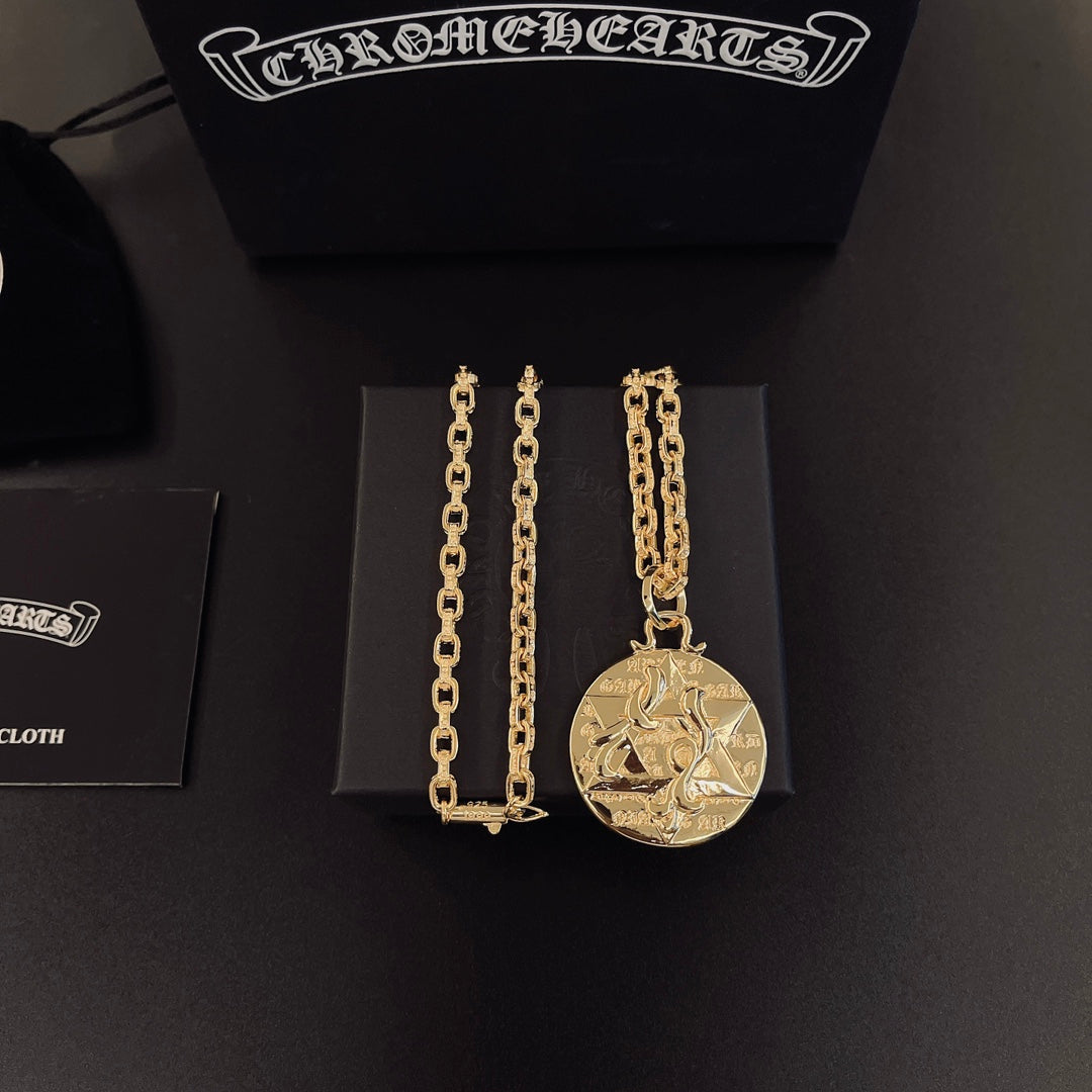 Necklace for women - product detail view