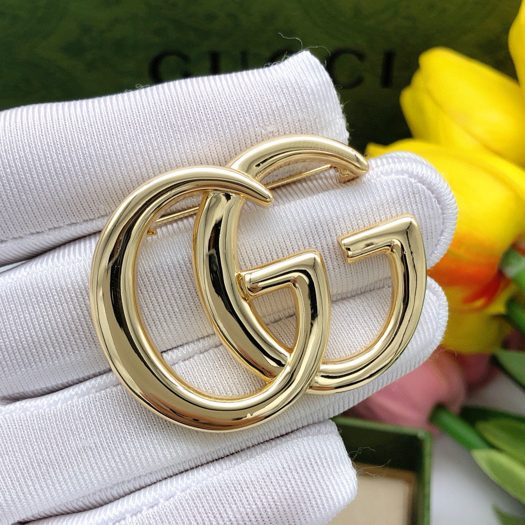 light gold letter Brooch for kids - alternate angle view 4
