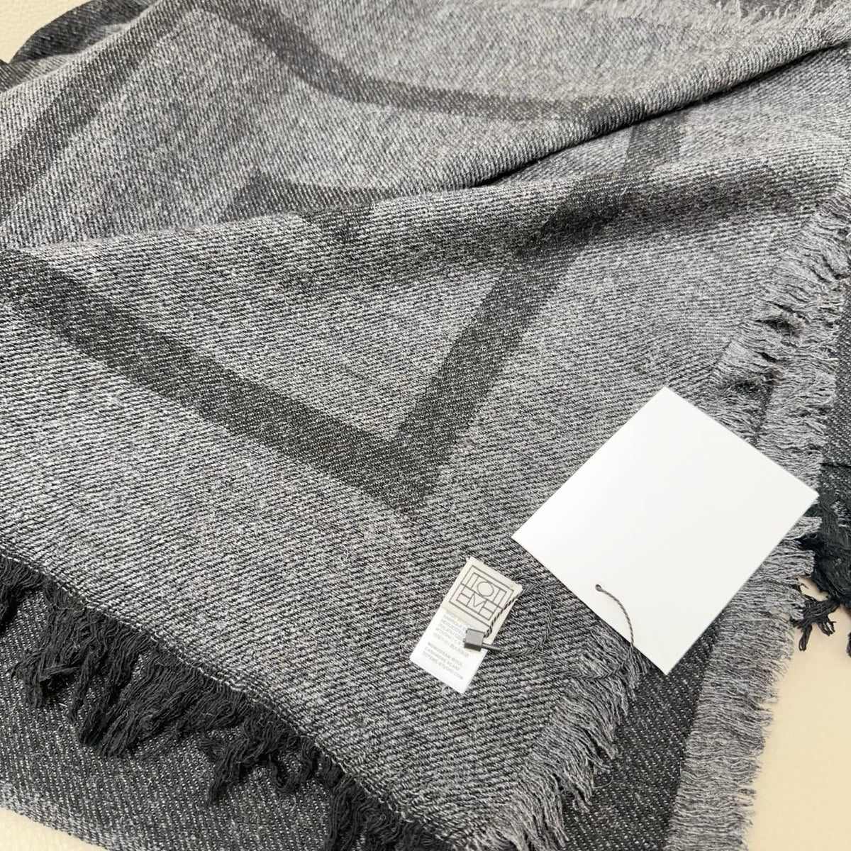 velvet floral Shawl for women - alternate angle view 7