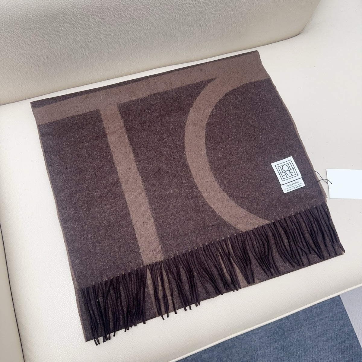velvet minimalist Watch for men and women - alternate angle view 4