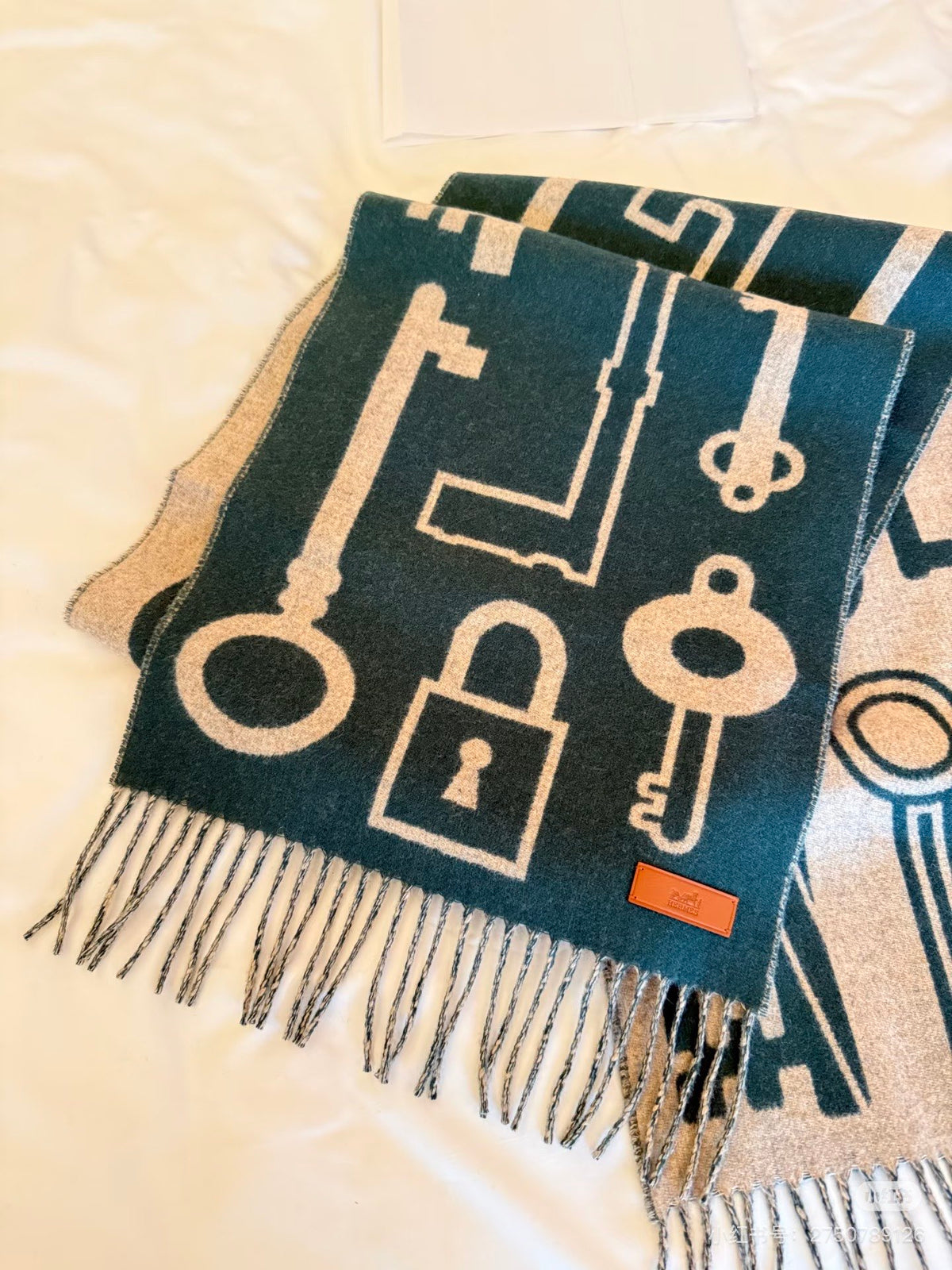 velvet key Scarf for women - product detail view