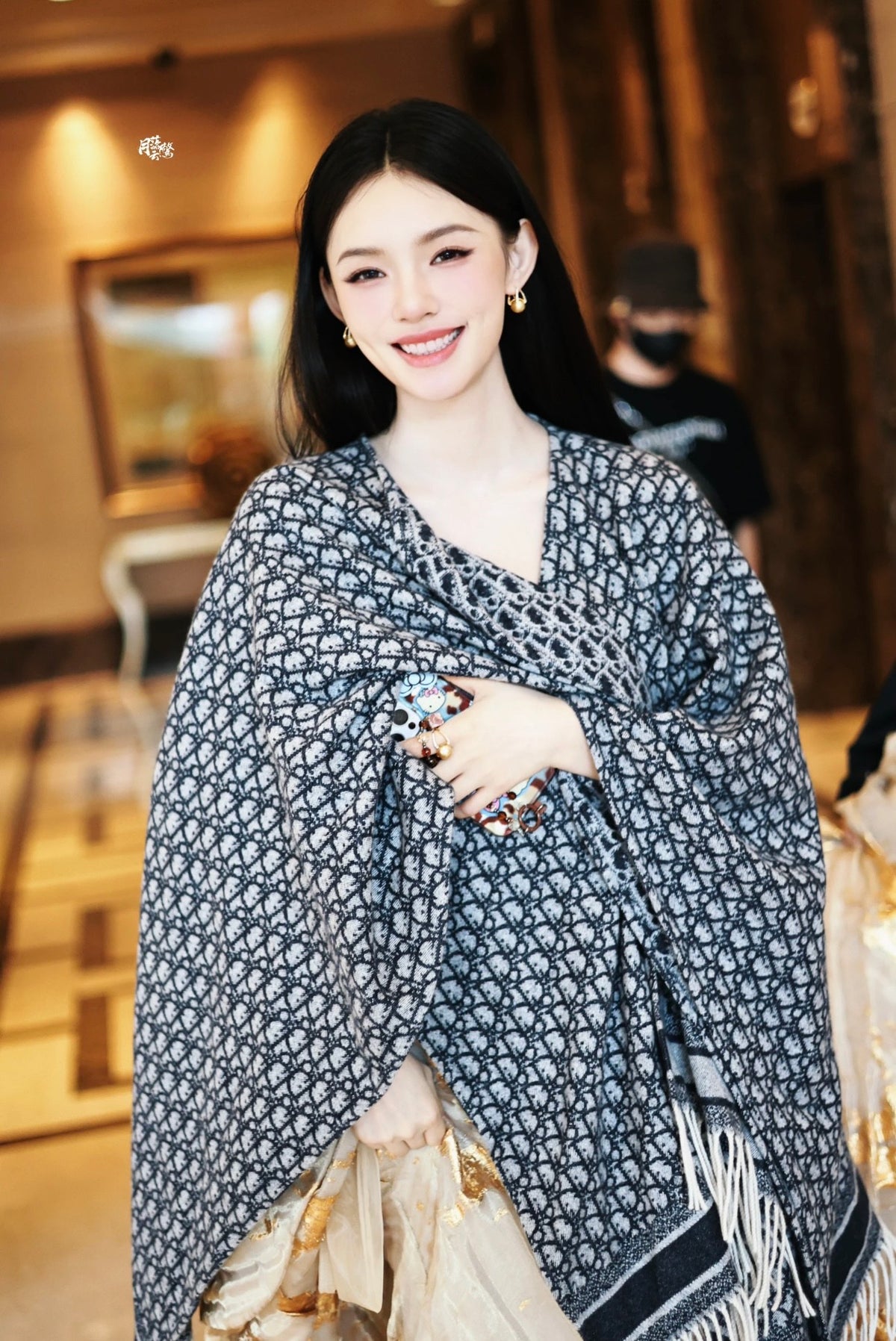 velvet letter fashion accessory for women - product detail view