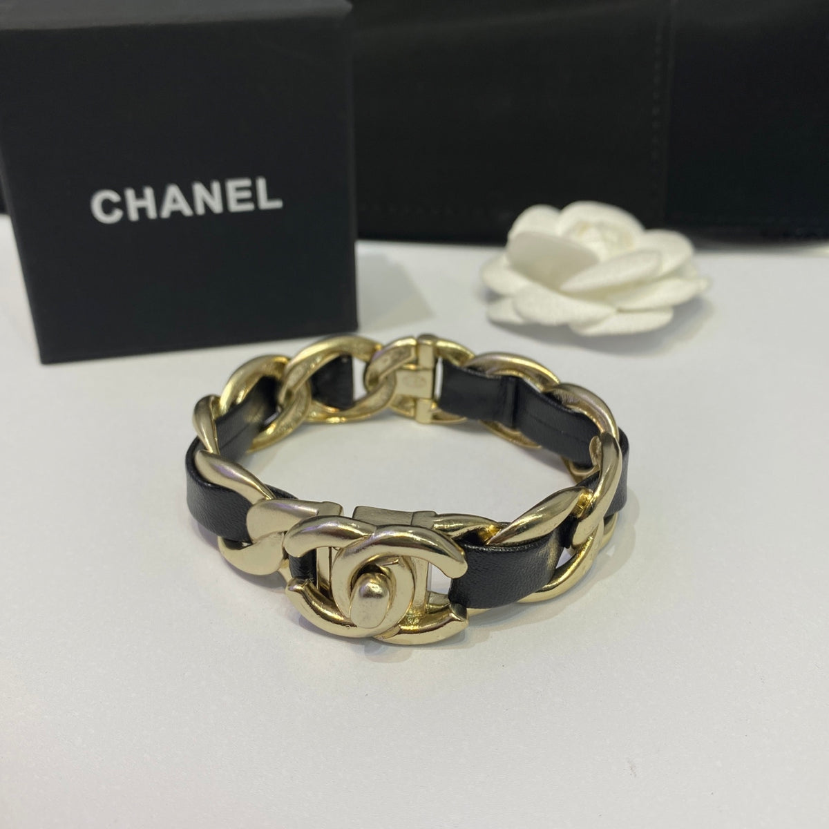 gold leather double c Bangle for women - alternate angle view 4