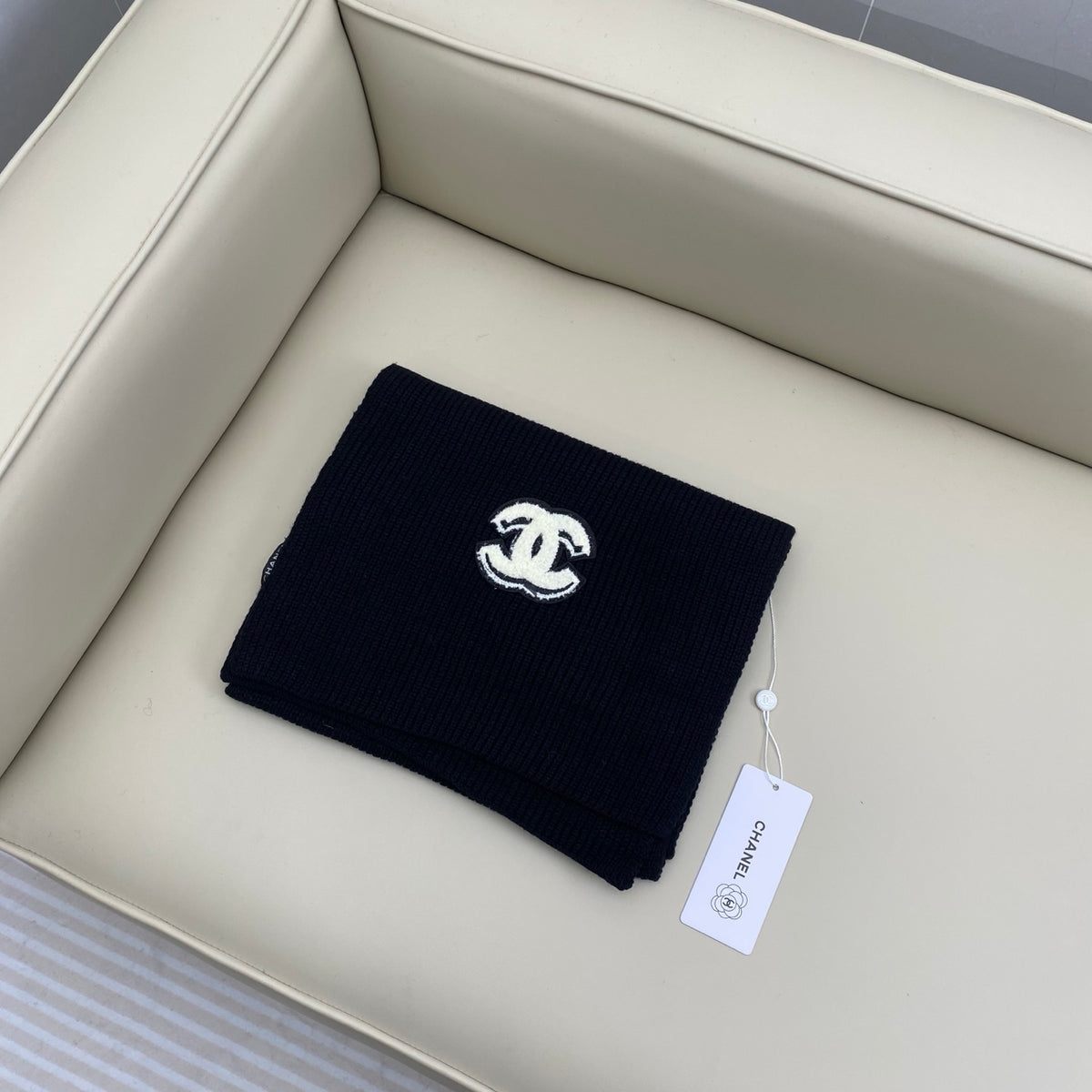 velvet double c Scarf for women - product detail view