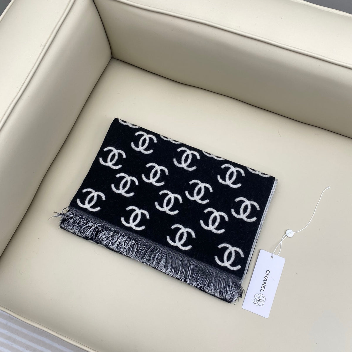 velvet double c Scarf for women - product detail view