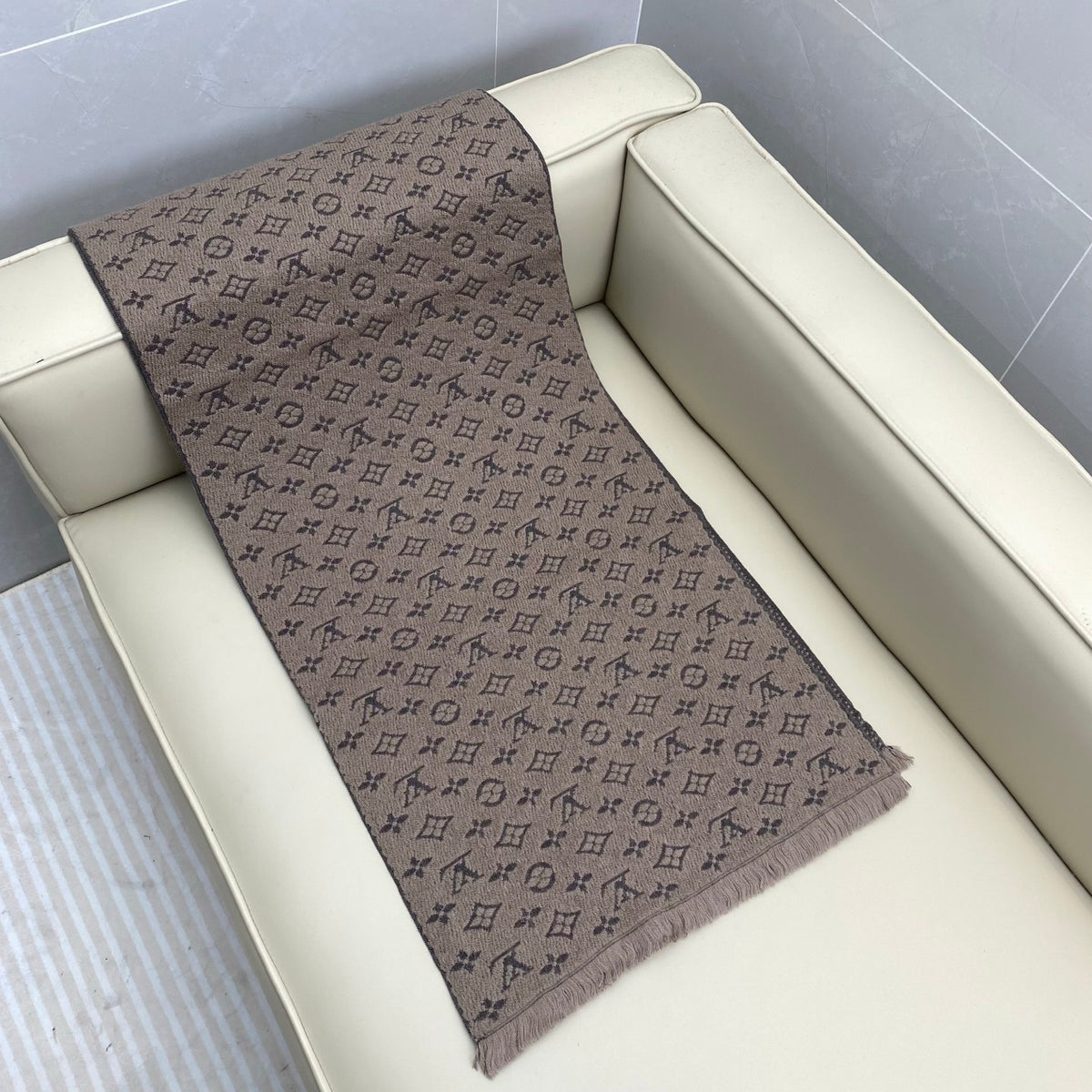 wool floral Scarf for men - alternate angle view 4