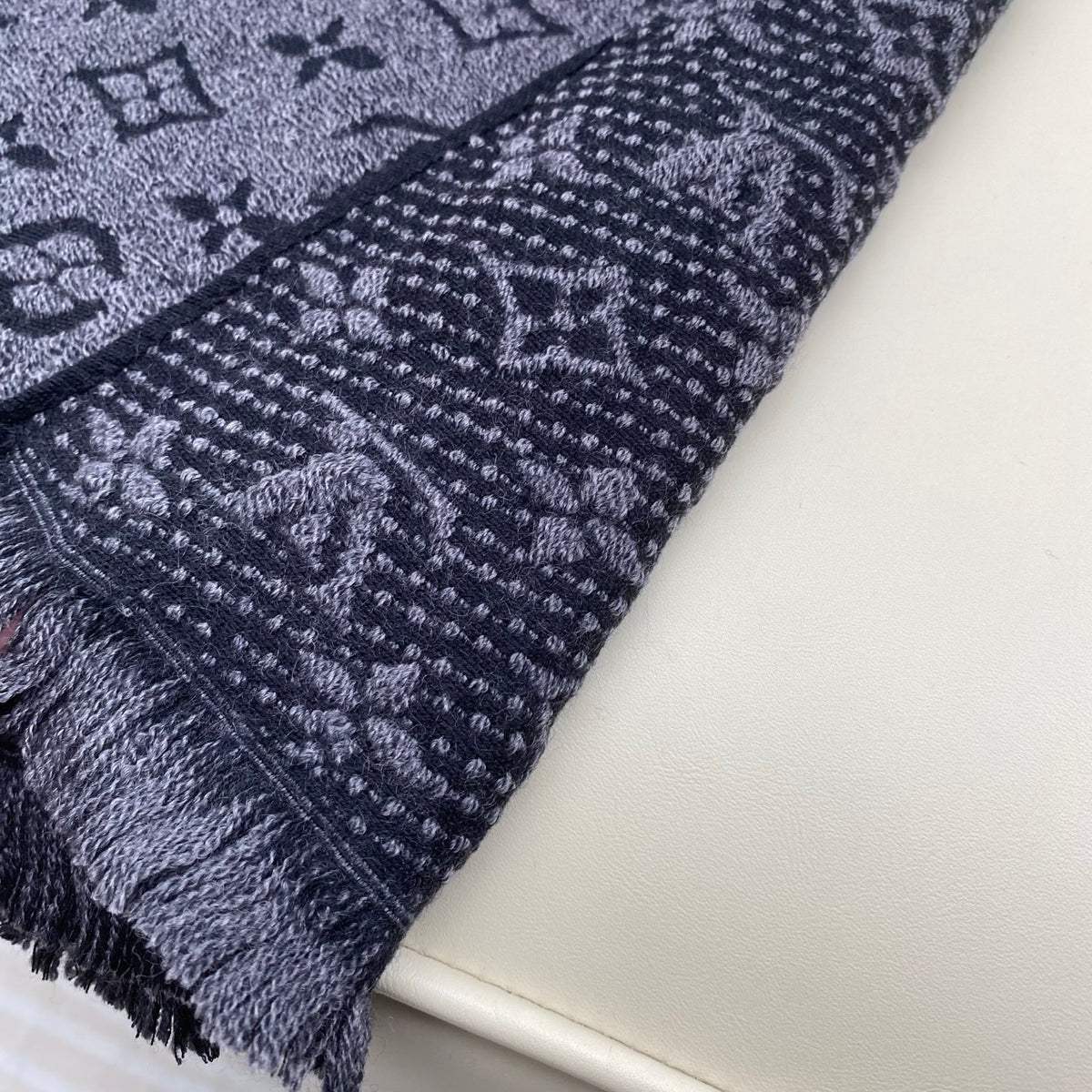 wool floral Scarf for men - alternate angle view 9