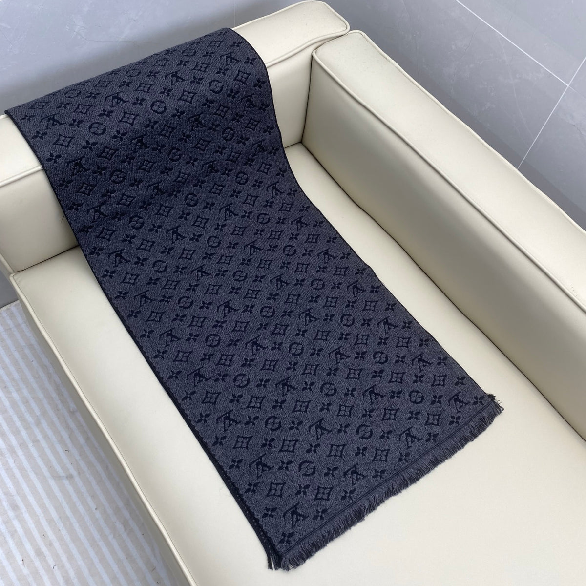 wool floral Scarf for men - alternate angle view 4
