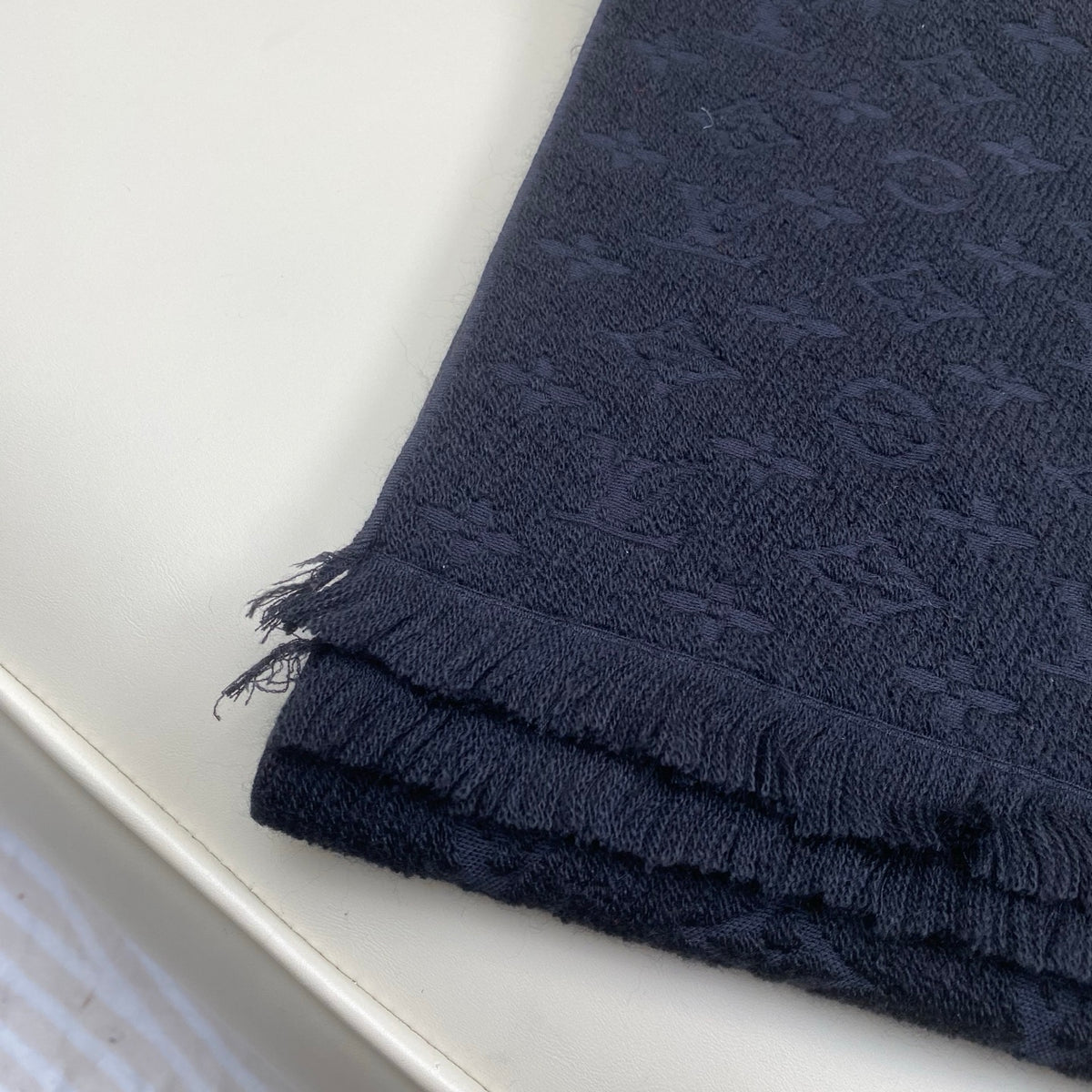 wool floral Scarf for men - alternate angle view 9