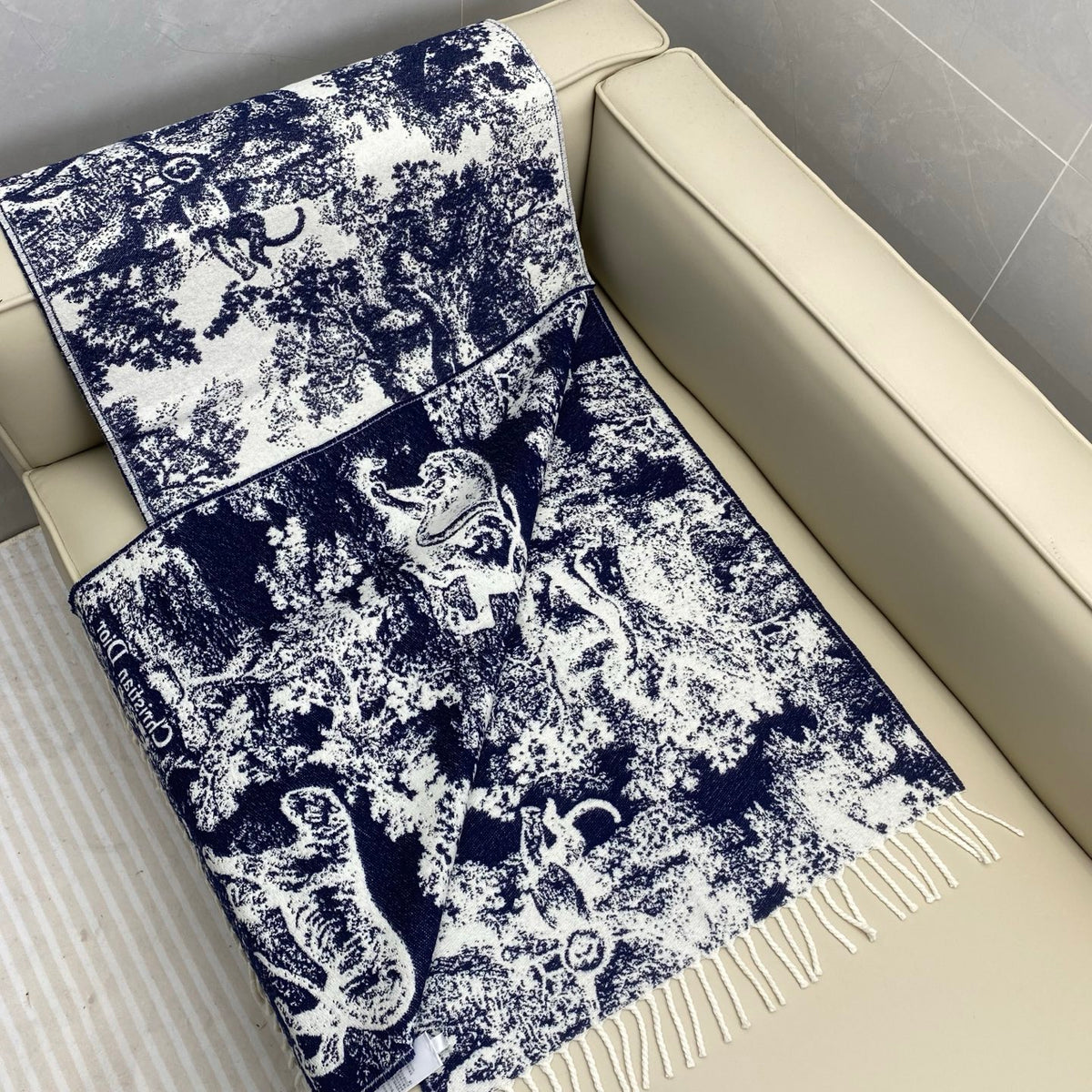 velvet floral Shawl for women - alternate angle view 5