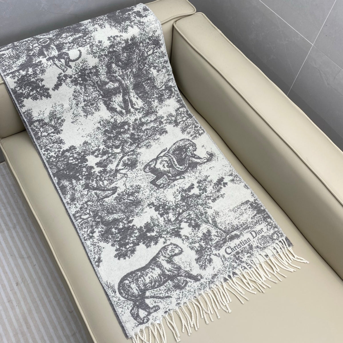 velvet floral Shawl for women - alternate angle view 4