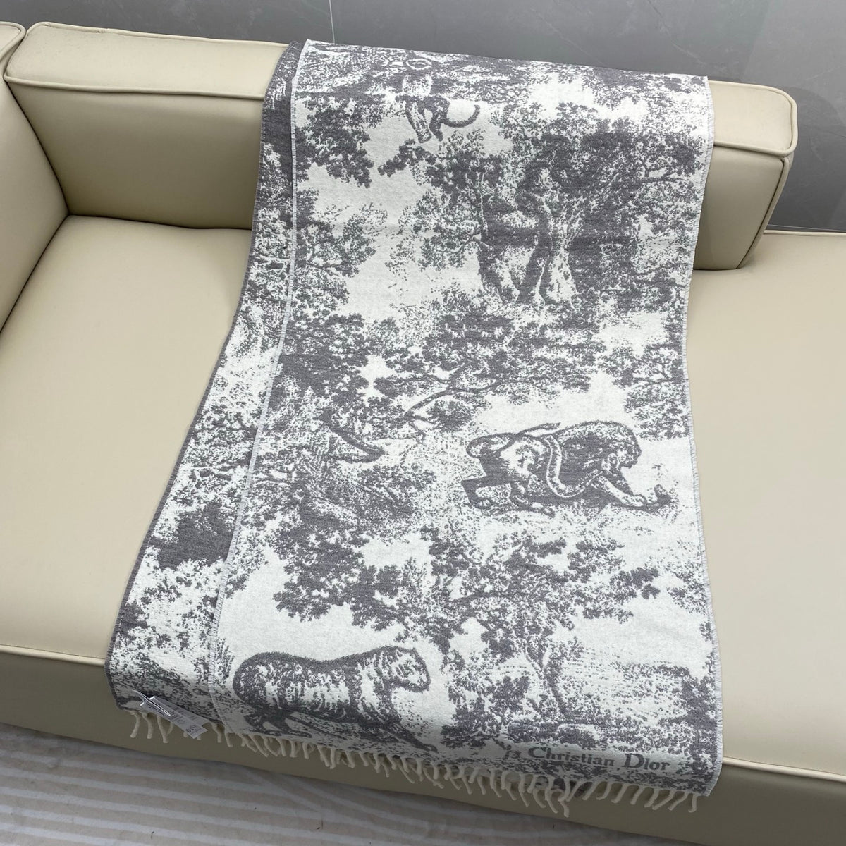 velvet floral Shawl for women - alternate angle view 6