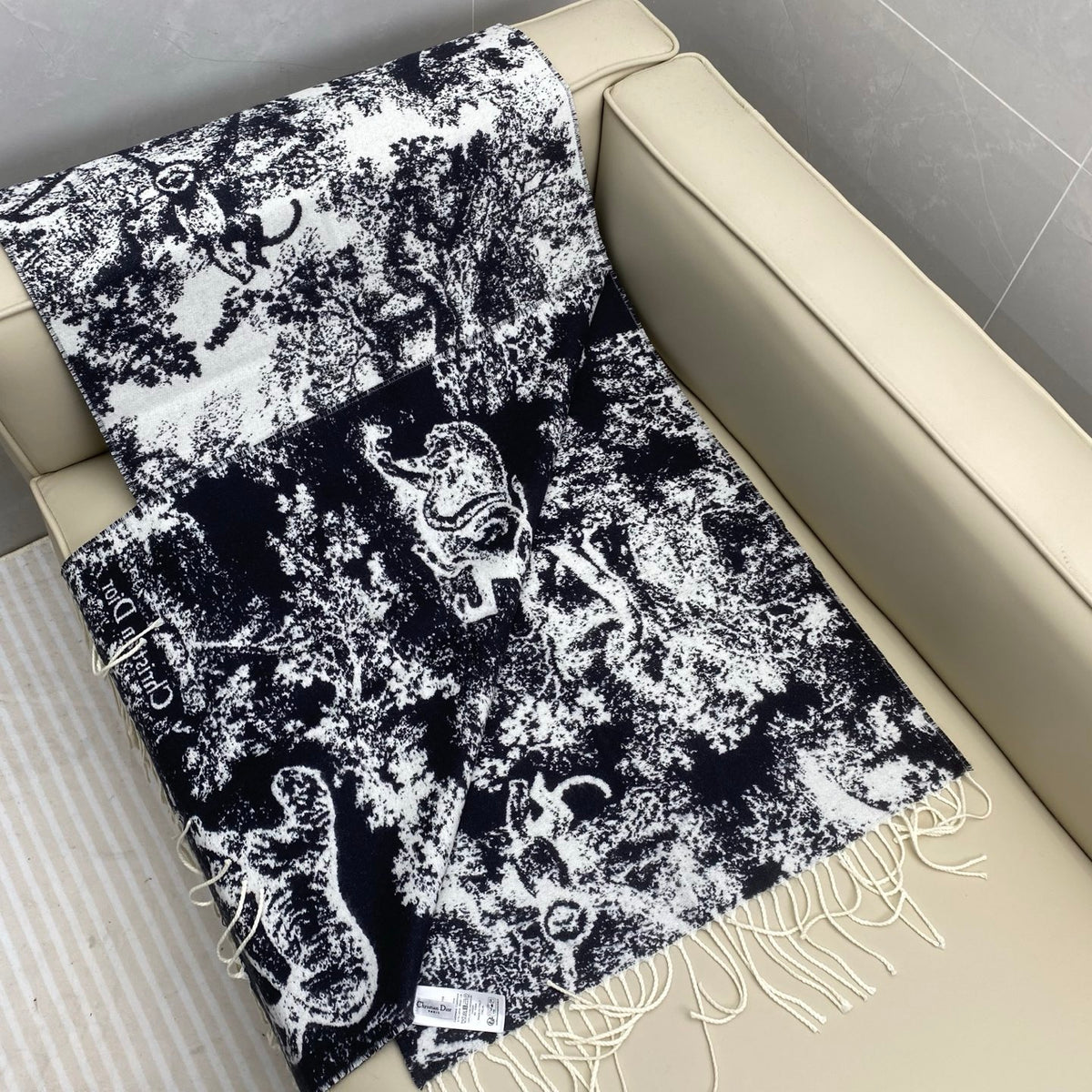 velvet floral Shawl for women - alternate angle view 6