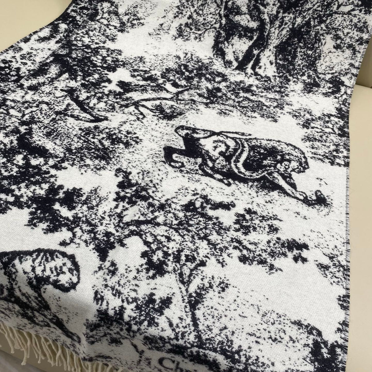 velvet floral Shawl for women - alternate angle view 8