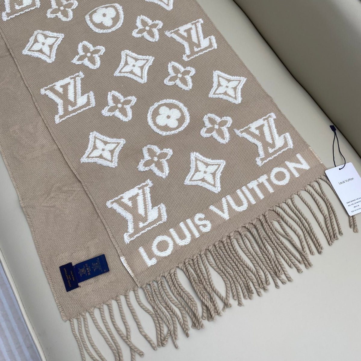 wool embossed Scarf for men - alternate angle view 5