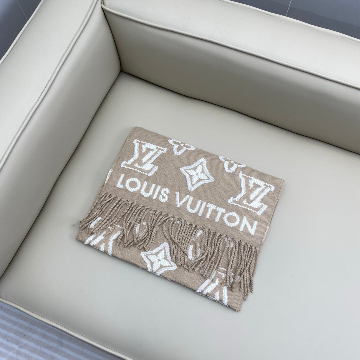 wool embossed Scarf for men - product detail view