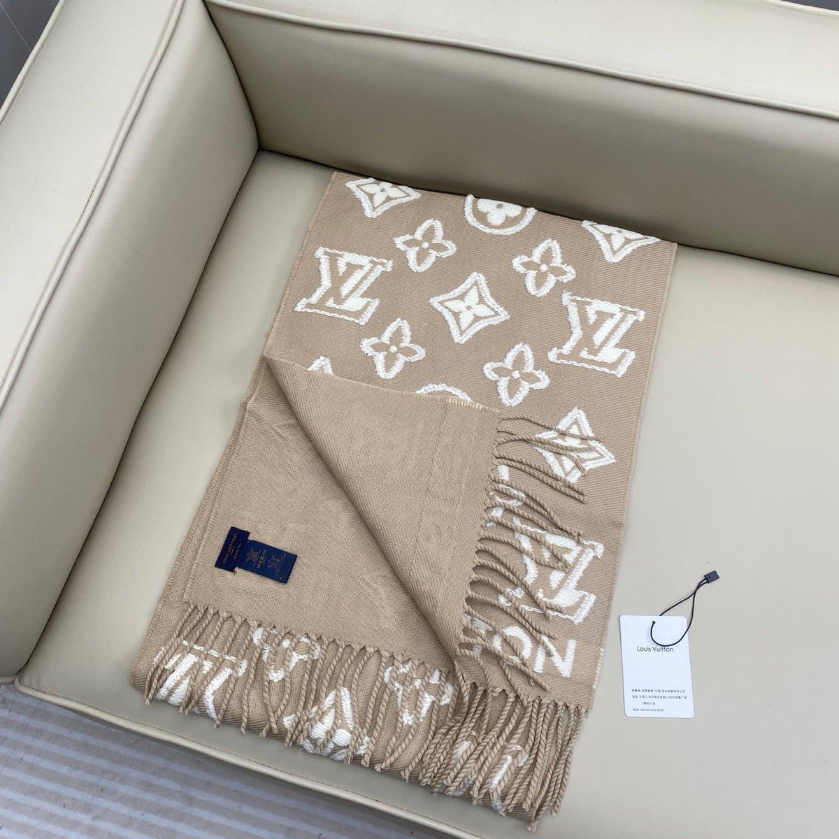 wool embossed Scarf for men - alternate angle view 3