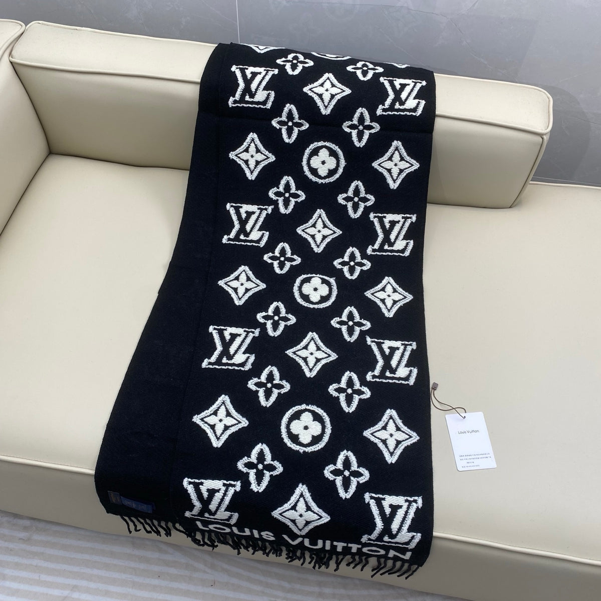 wool embossed Scarf for men - alternate angle view 7