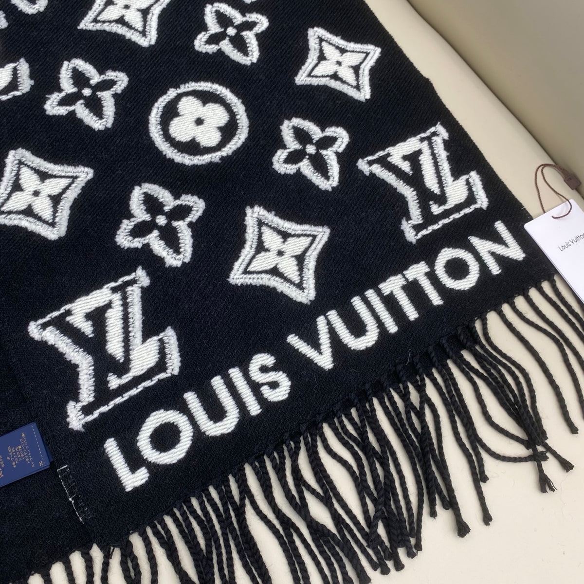 wool embossed Scarf for men - alternate angle view 8
