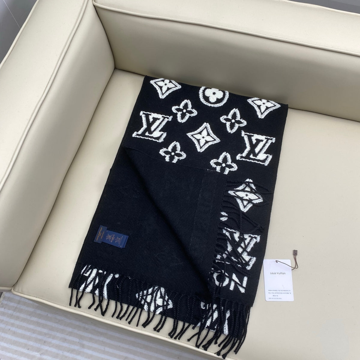 wool embossed Scarf for men - alternate angle view 3