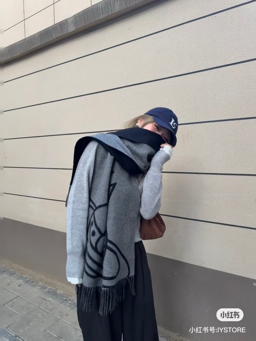 wool elegant Scarf for women - alternate angle view 3