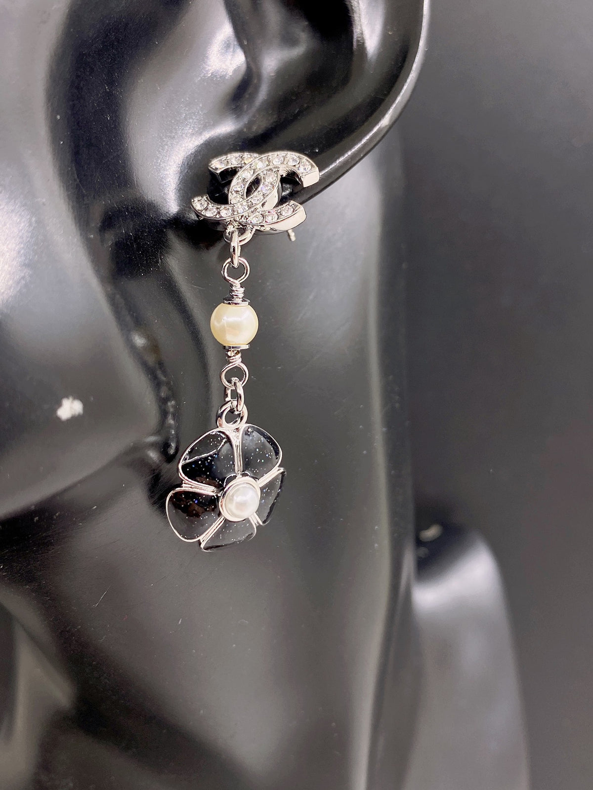 black brass floral Drop Earrings for women - alternate angle view 2