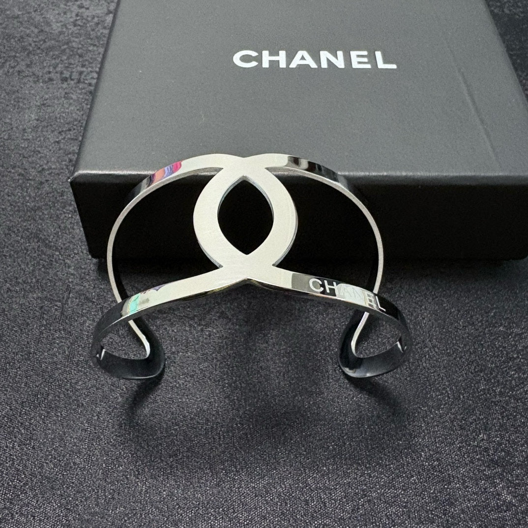 gold hollow Bangle for women - alternate angle view 5
