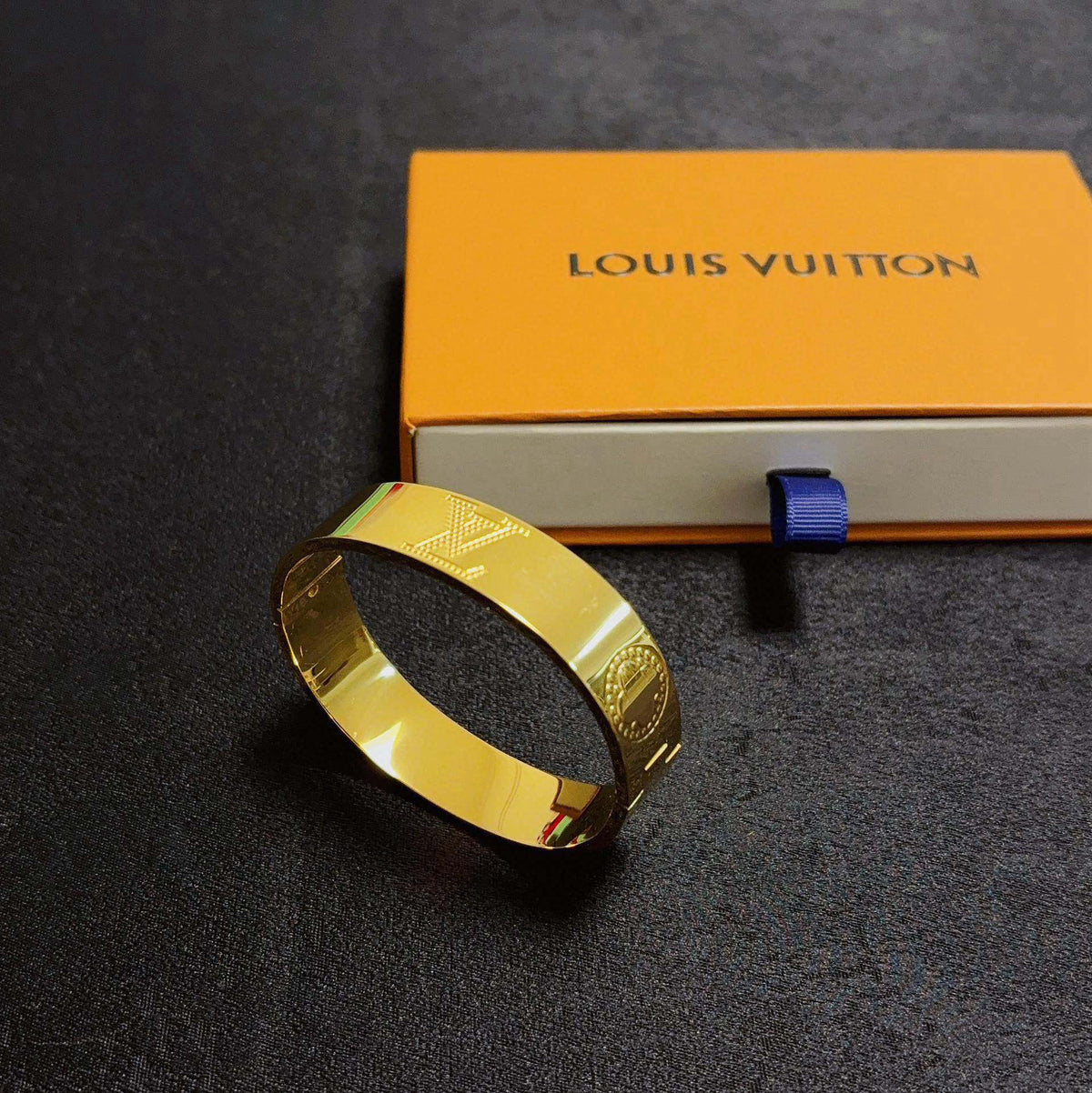 gold floral Bangle for women - alternate angle view 9