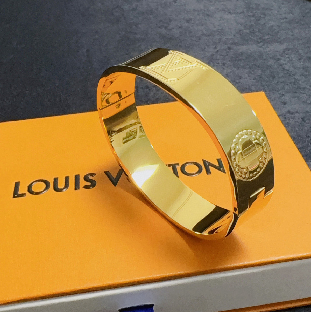 gold floral Bangle for women - alternate angle view 3