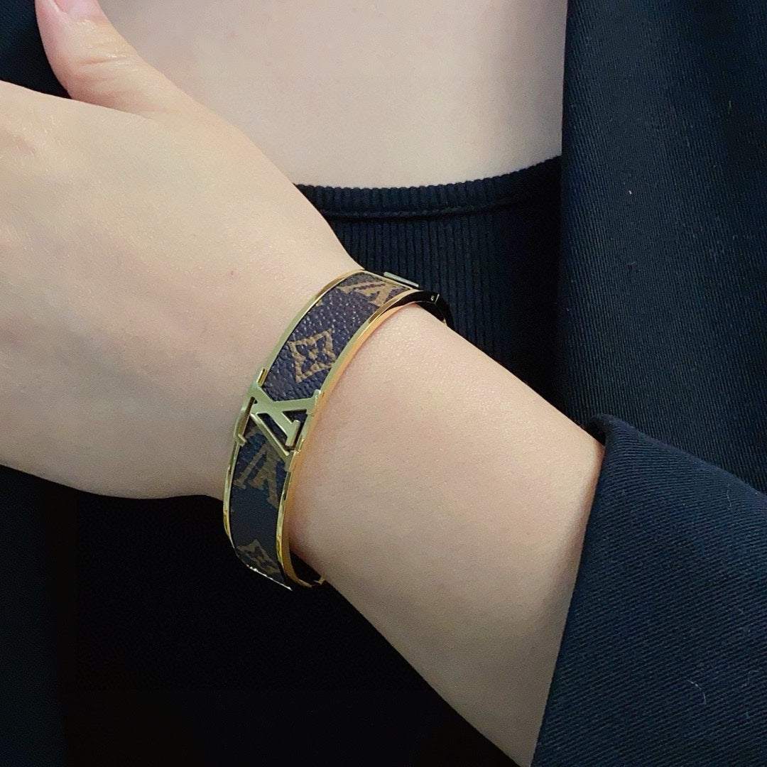 white leather floral Bangle for women - alternate angle view 2