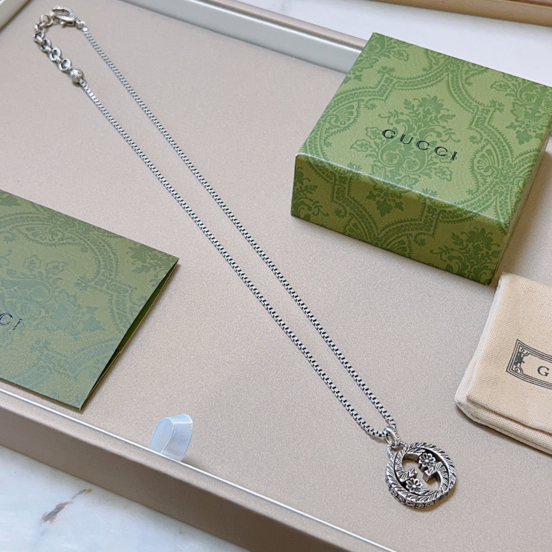 antique chain Necklace for women - alternate angle view 7