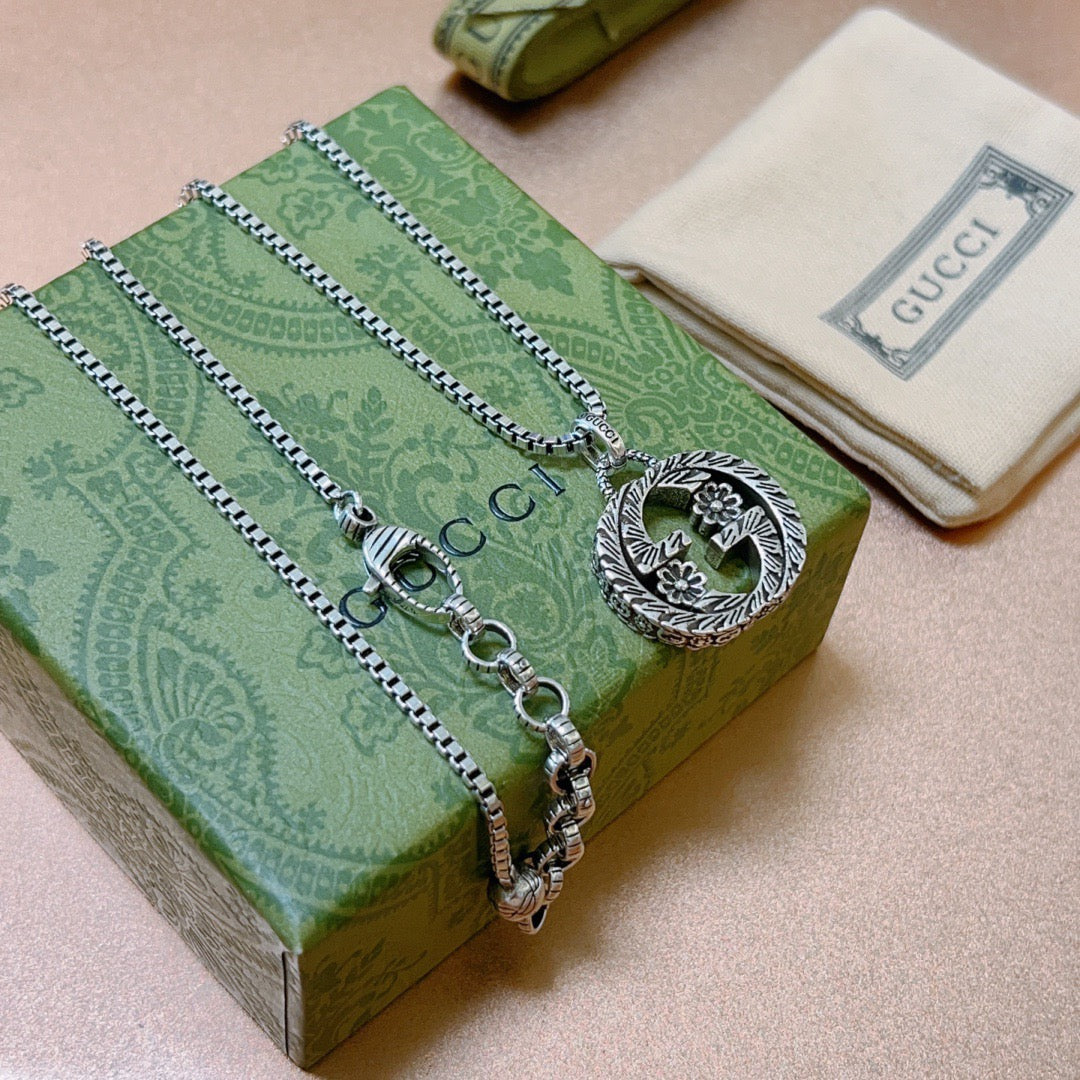 antique chain Necklace for women - alternate angle view 5