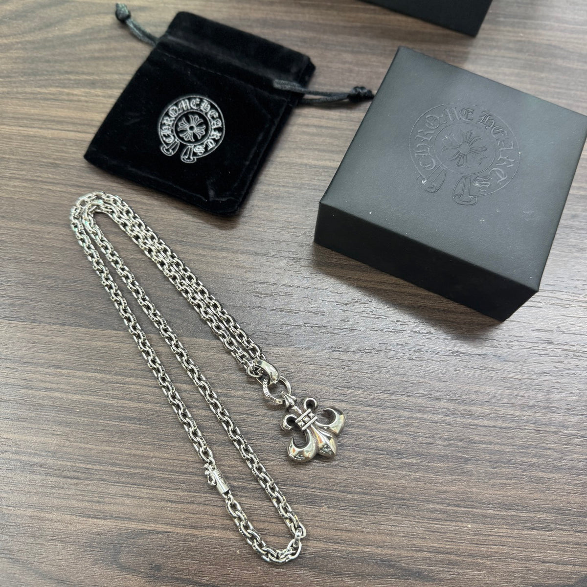 Necklace for women - alternate angle view 4