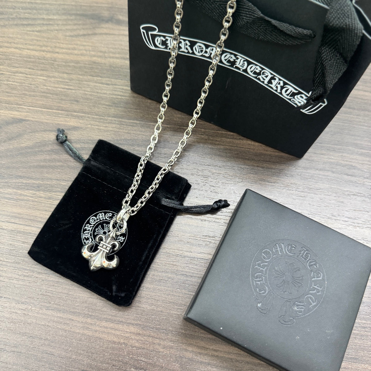 Necklace for women - alternate angle view 5