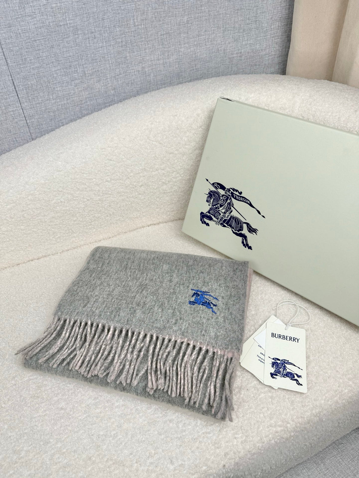 velvet minimalist Scarf for men - product detail view