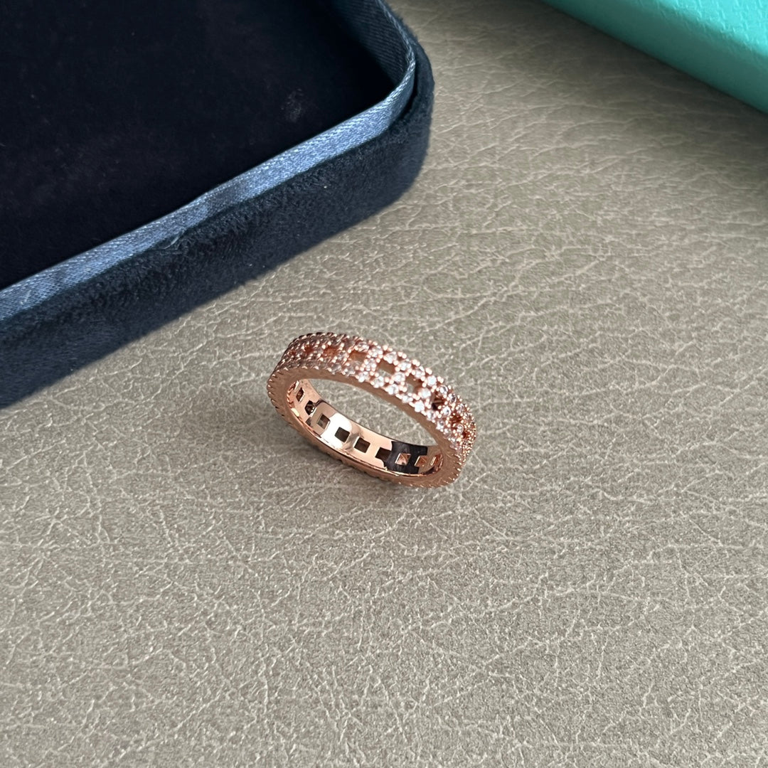 elegant Ring for women - alternate angle view 5