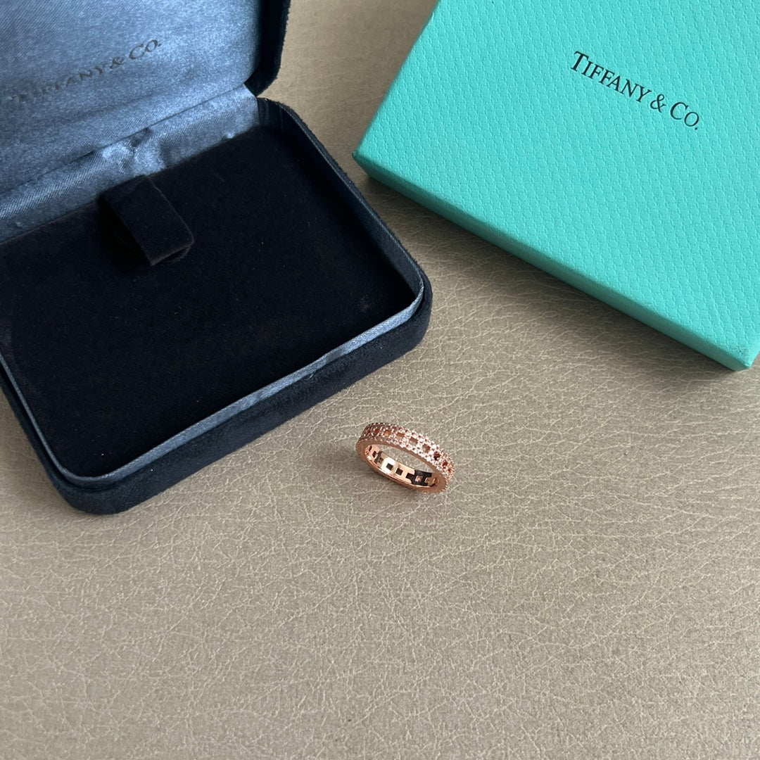elegant Ring for women - product detail view
