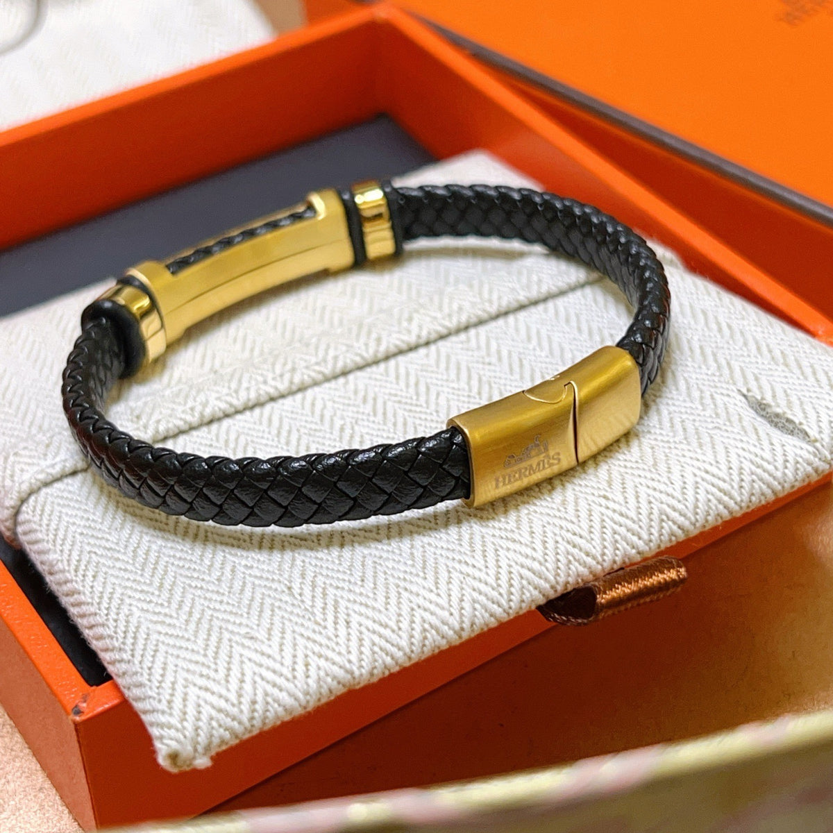 gold luxury Bracelet for men - alternate angle view 9