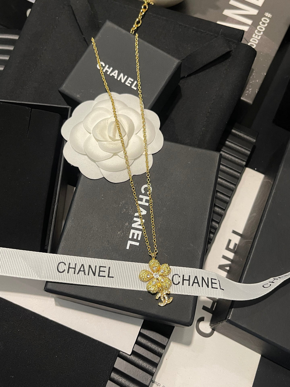 gold floral Pendant for women - alternate angle view 7
