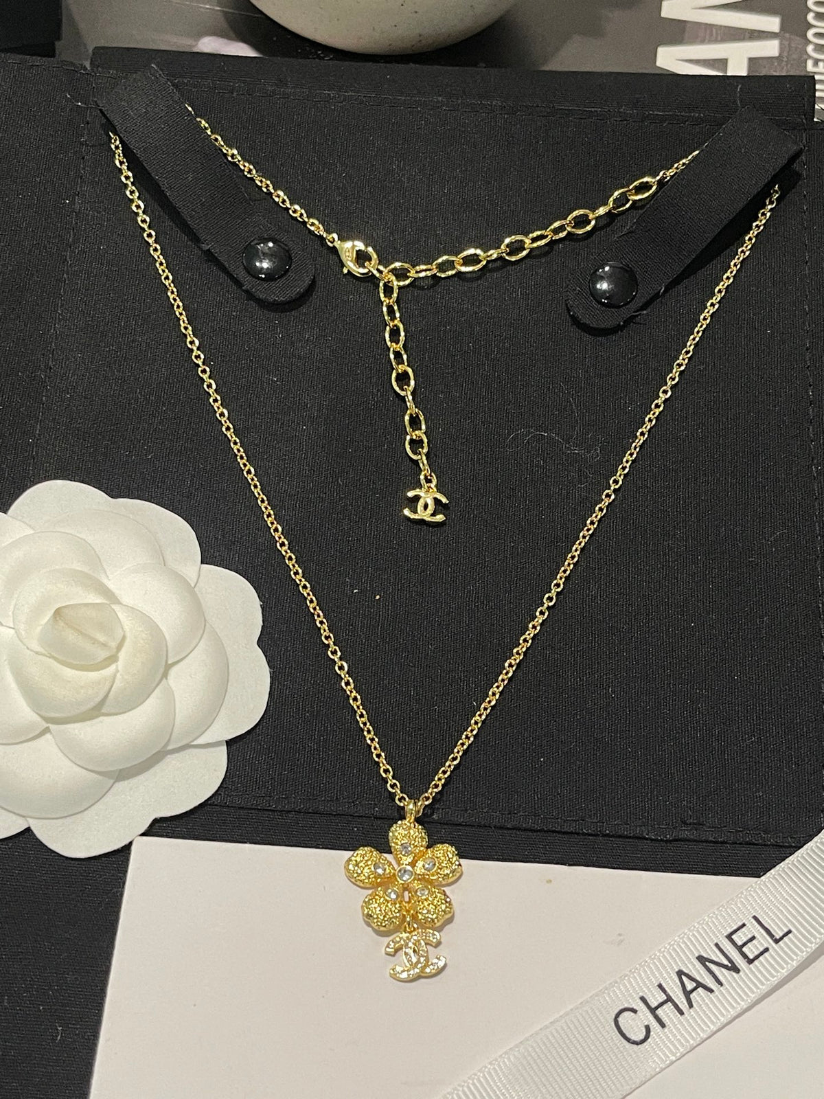 gold floral Pendant for women - alternate angle view 11